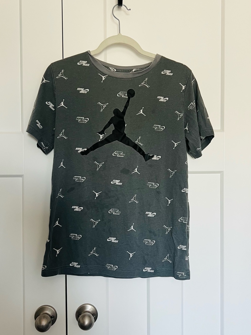 Jordan juniors Black All-Over Logo Short Sleeve Tee